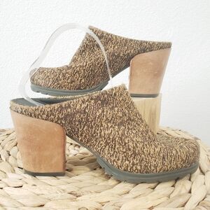 Naked Feet Fur Wood Heel Clogs Size 8.5